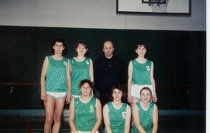 1992 : Seniors filles
           Championnes de l'Indre
           montent en régionale 2